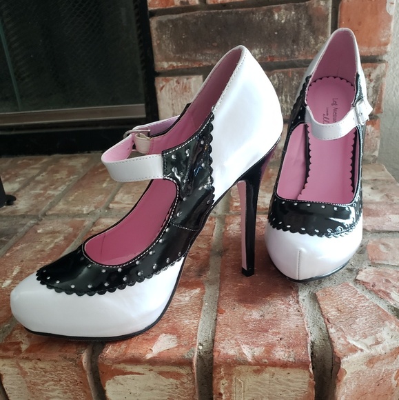 Heels - Picture 2 of 2